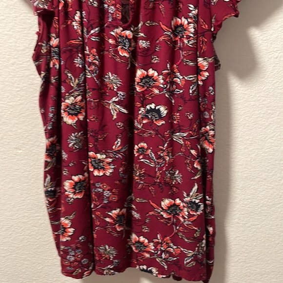 Floral Tommy Hilfiger Top! - Picture 5 of 11